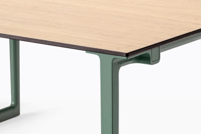 buddyhub-buddyhub-desk-still-01